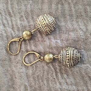 Vera Wang BALL earrings